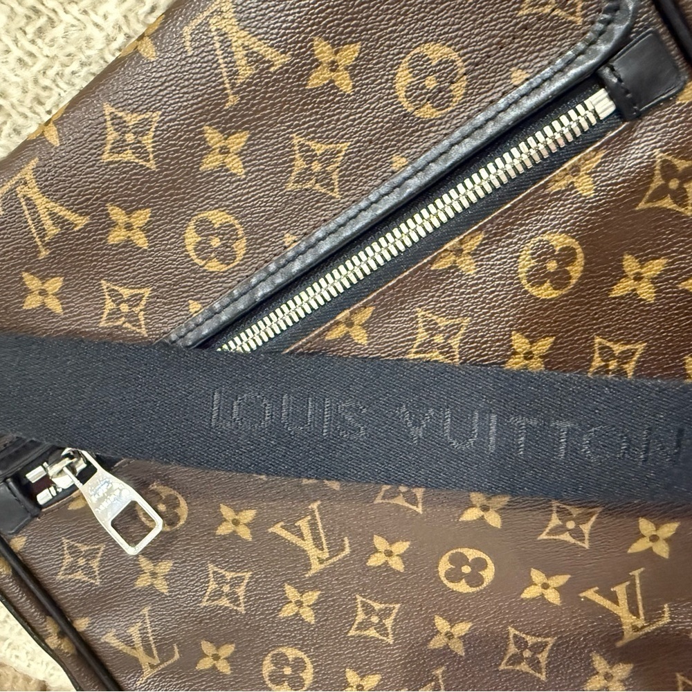 Louis Vuitton Monogram Messenger Bag in Brown and Black - Picture 6 of 16